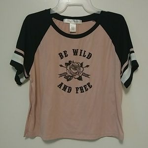 Sporty Cropped Tee "be wild & free"